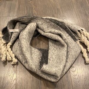 Charlie Paige Gray Knit Scarf with Tassels 2:10
